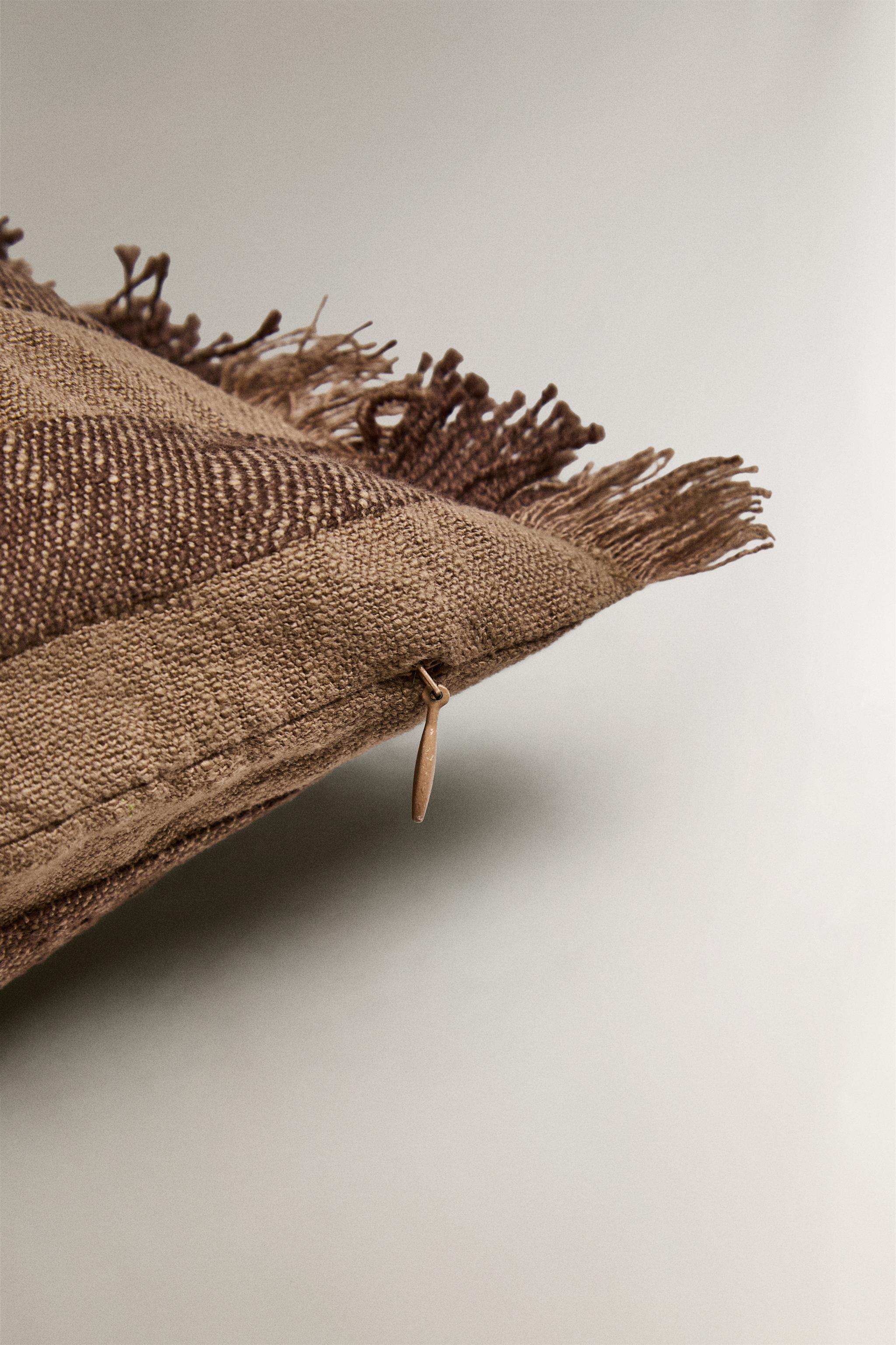 STRIPED THROW PILLOW COVER